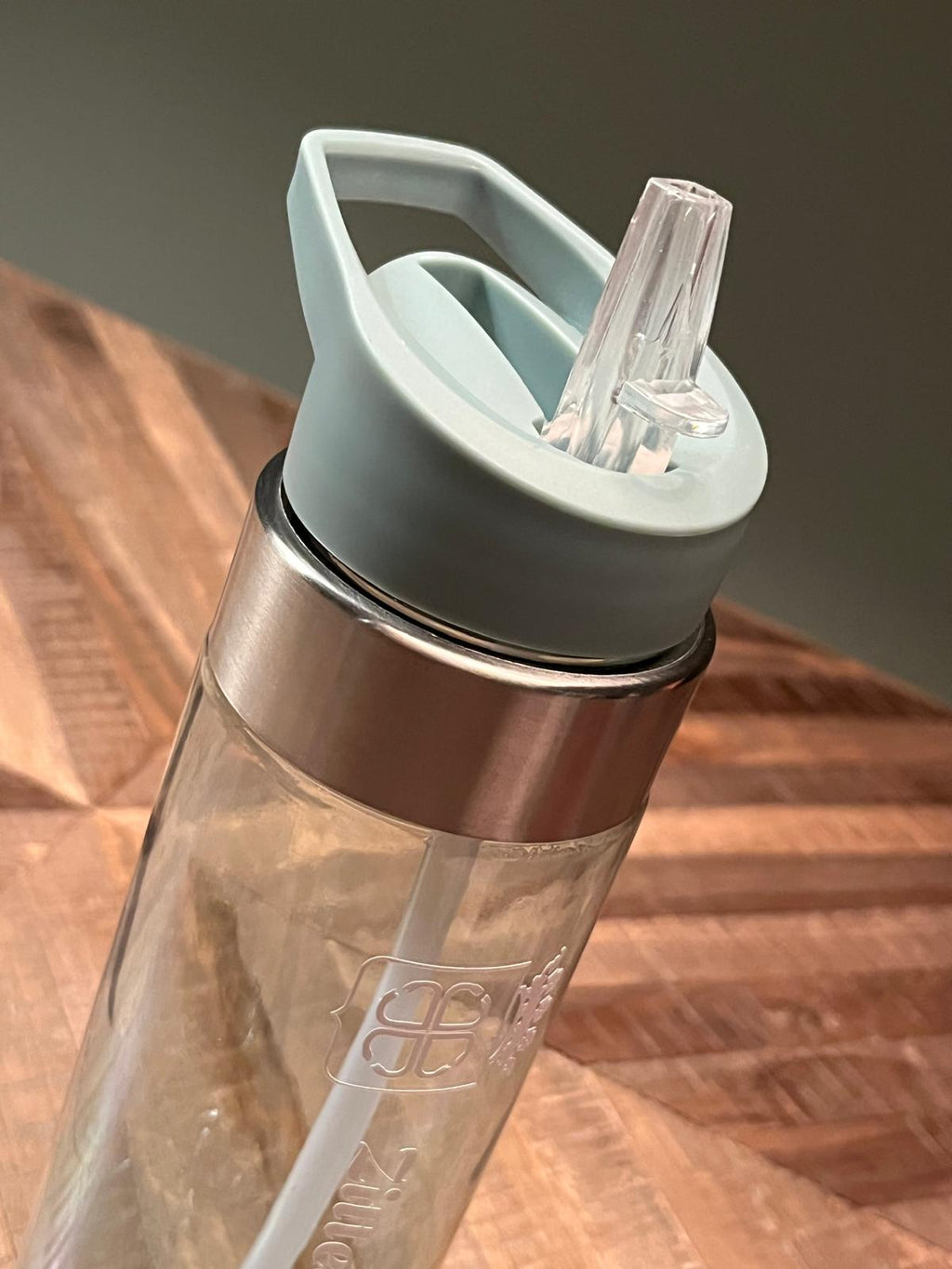 Drinkfles 500ml met Sittards wapen en de tekst: Zittesje Sjnaak