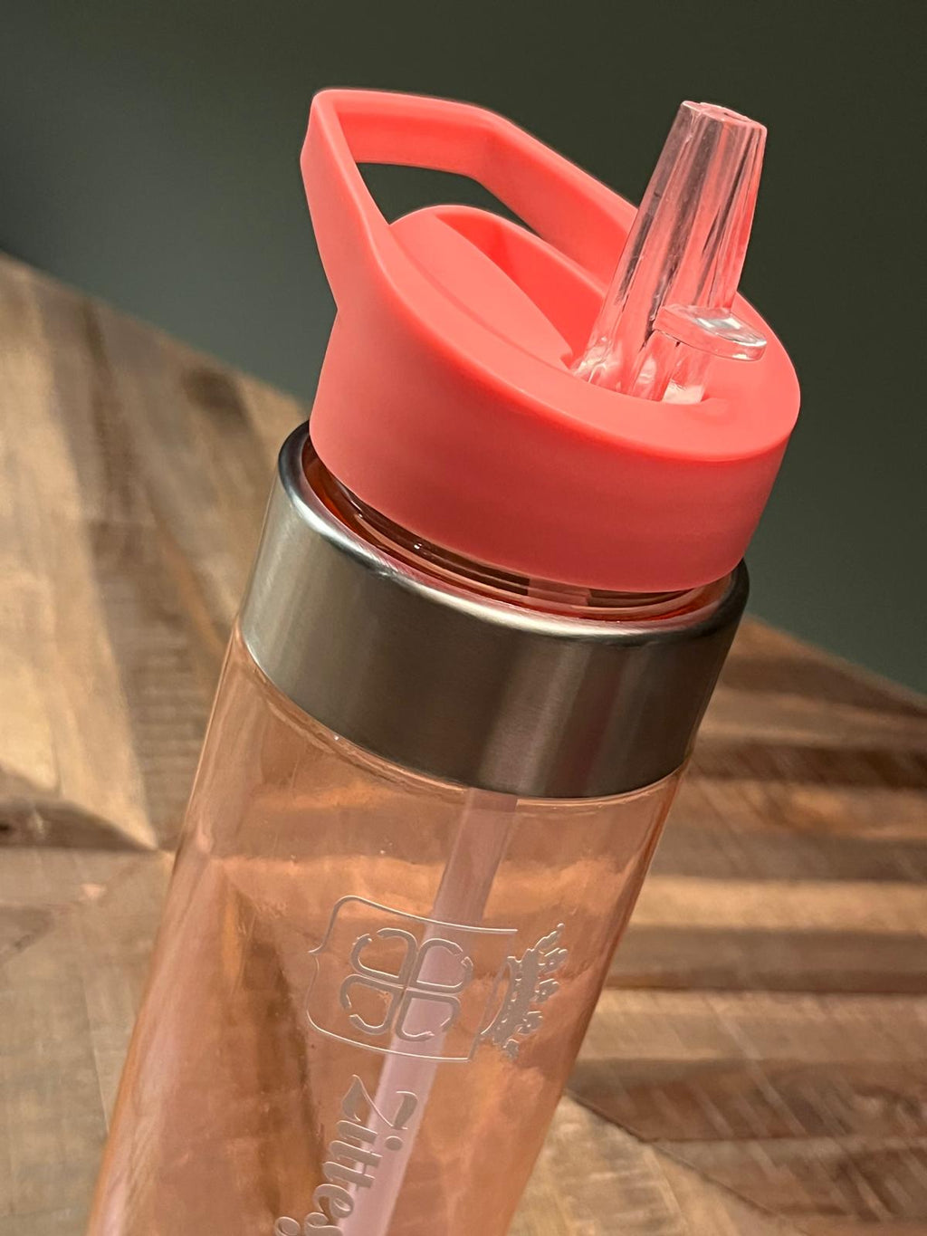 Drinkfles 500ml met Sittards wapen en de tekst: Zittesj Mechelke