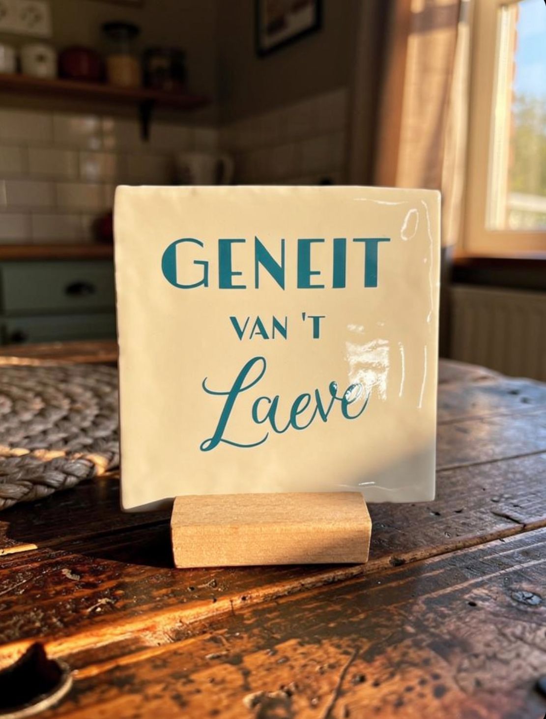 Tegeltje: Geneit van 't Laeve 10x10cm