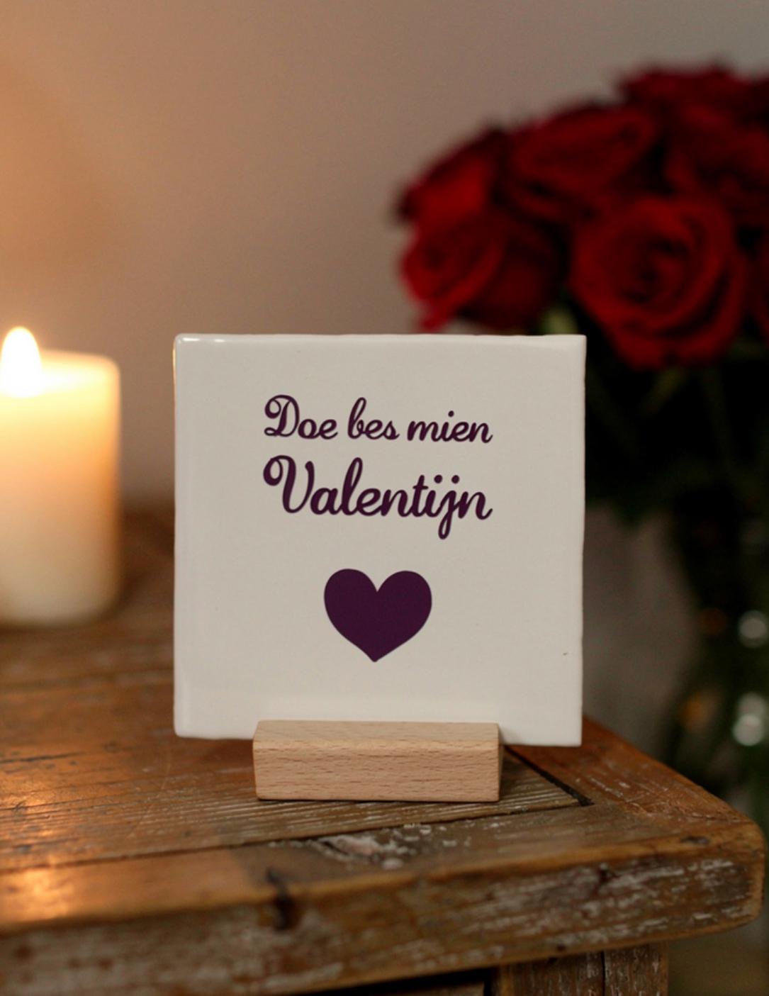 Tegeltje: Doe bès mien Valentijn 10x10cm wit/paars