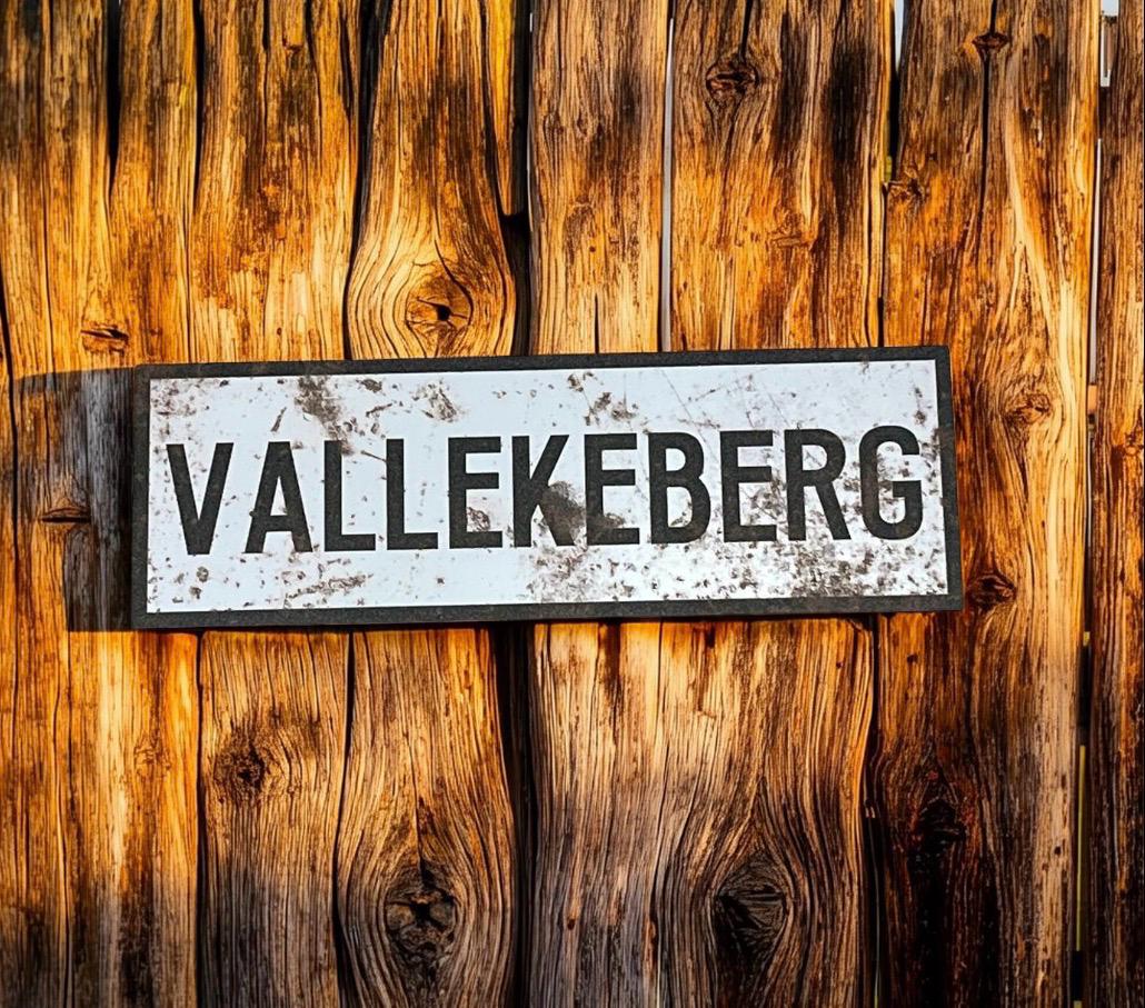 Vintage plaatsnaambord Vallekeberg- 30cm - wit/zwart