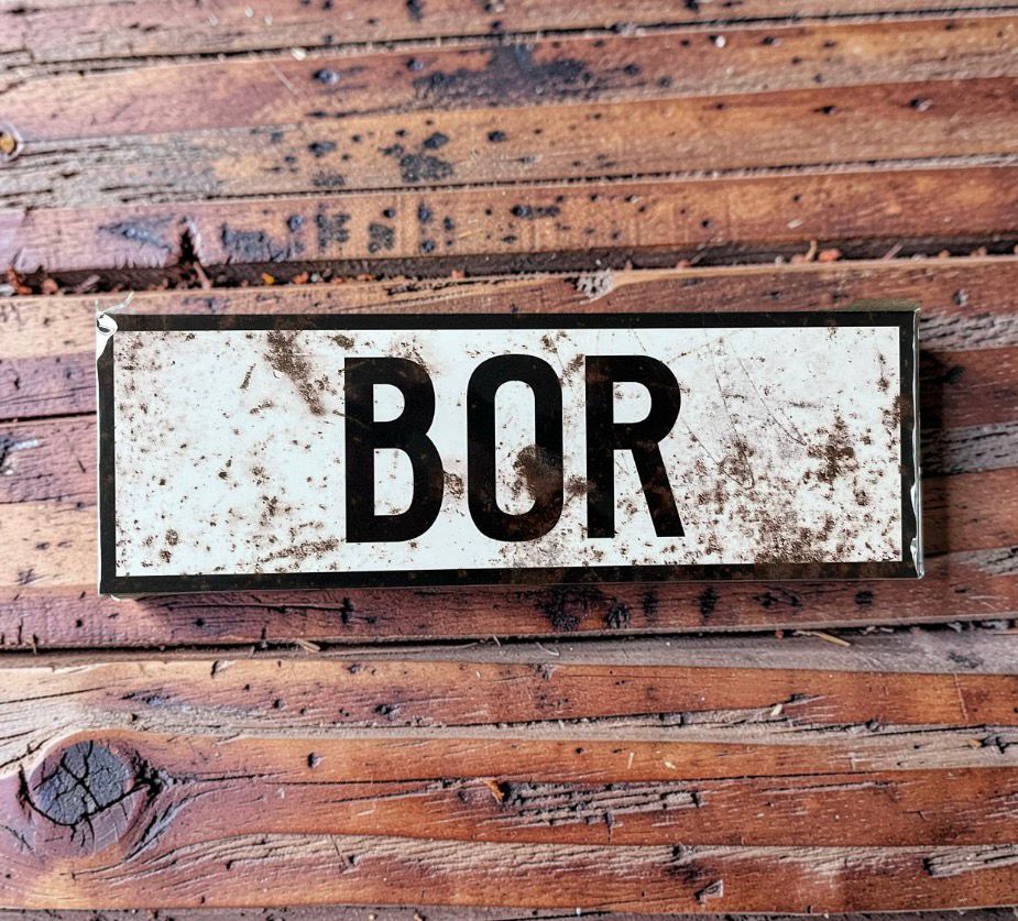 Vintage plaatsnaambord Bor- 30cm - wit/zwart